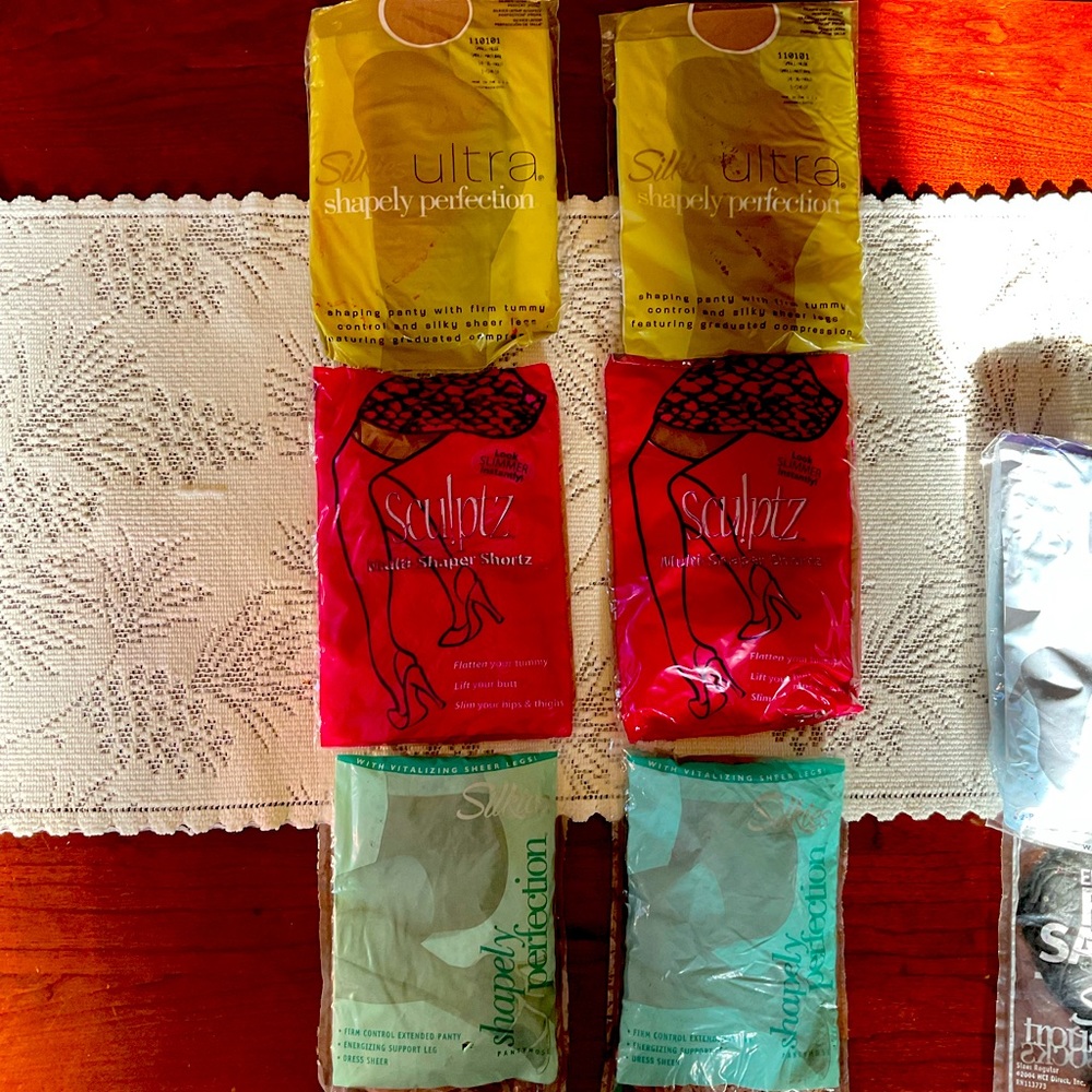 8 Pair Silkies Ultra Protection Panty Hose Sculptz Multi Shaper Shortz Socks